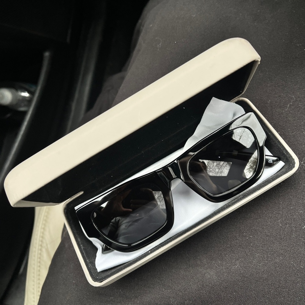 Vehla Finn black smoke